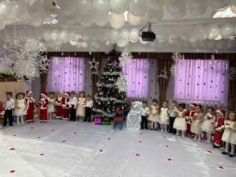 "Жаңа жыл төрімізде!" Ортаңғы "Күншуақ" топ