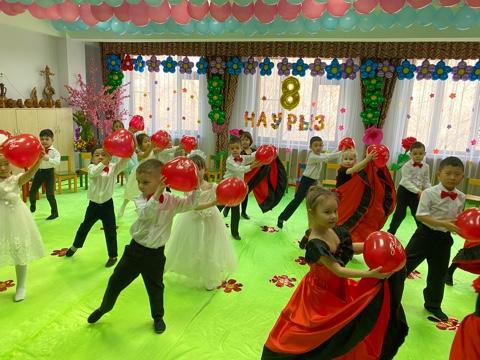 Подготовительной группы детского сада №133 "Балдырған" "Карл сан и Фрекен Бок в гостях у ребят"